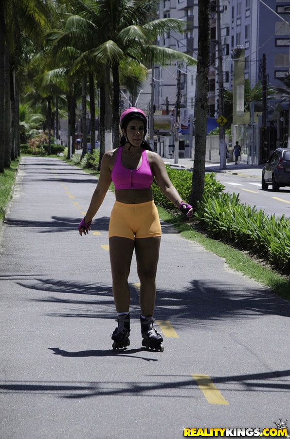 Reality Kings 'Booty on skates' starring Aline Rios (Photo 28)