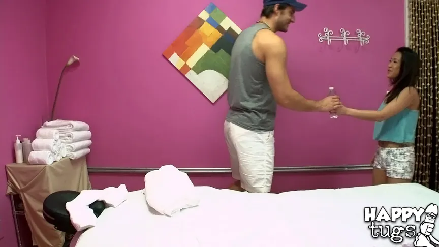 Reality Kings 'Magical massage' starring Amber Q (Photo 336)