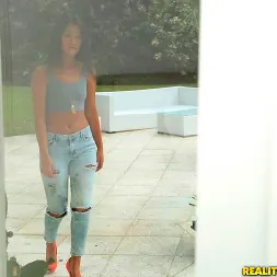 Amy Parks in 'Reality Kings' Amazing amy (Thumbnail 1)