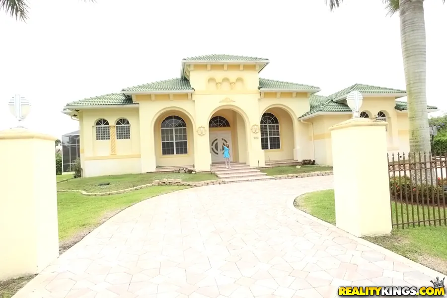 Reality Kings 'Wet panties' starring Annabelle (Photo 1)