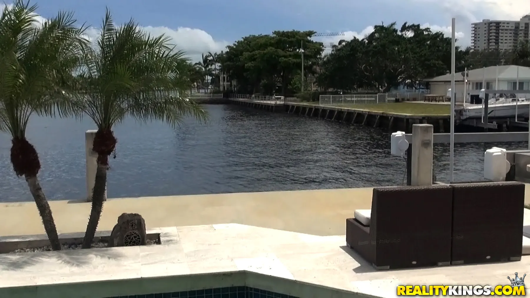 Reality Kings 'Sucking and busting' starring Anna Lee (Photo 1)