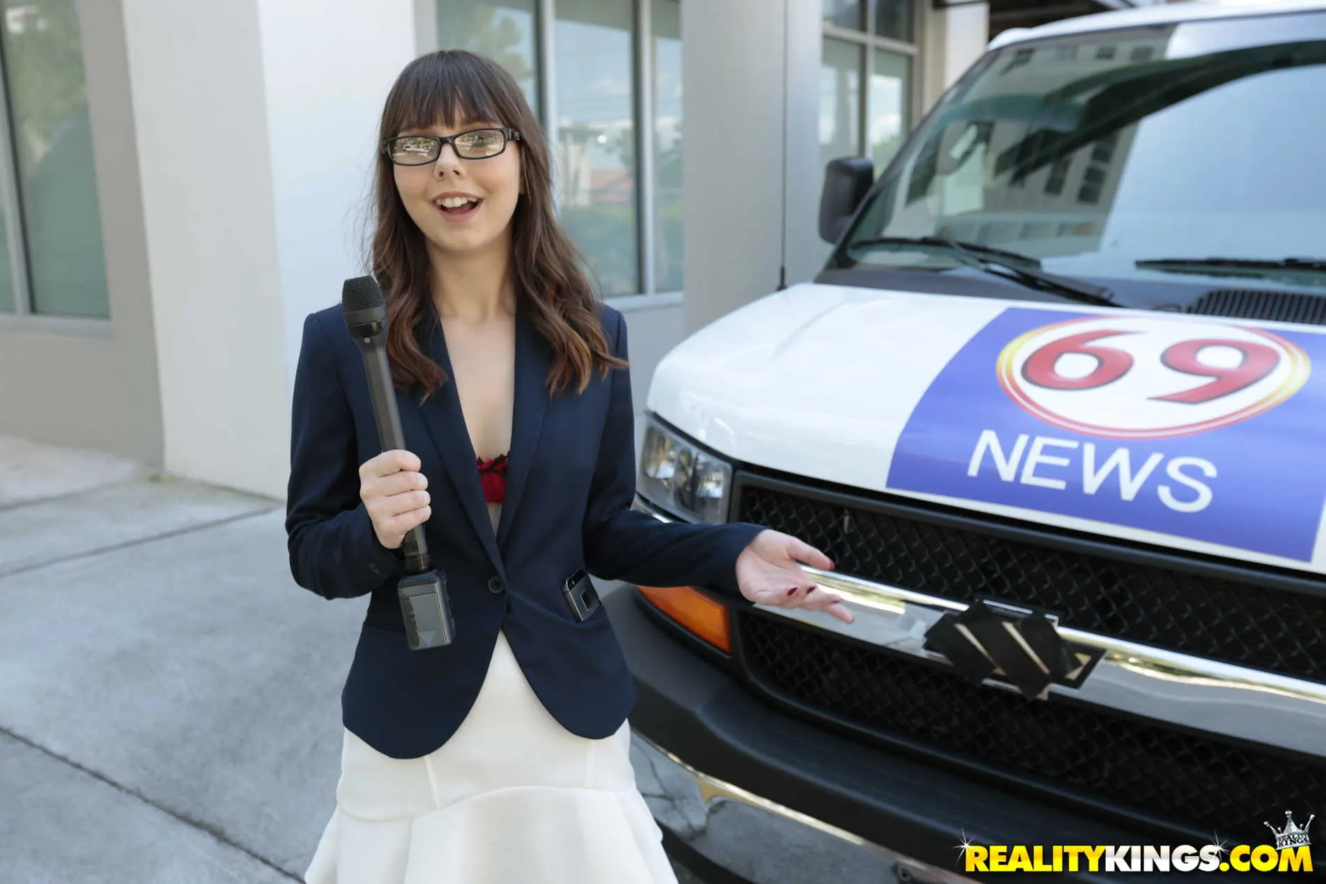 Ashlynn Taylor in 'Wonder Sluts' from 'Reality Kings' (Photo 1) Reality Kings 'Wonder Sluts' starring Ashlynn Taylor (Photo 1)