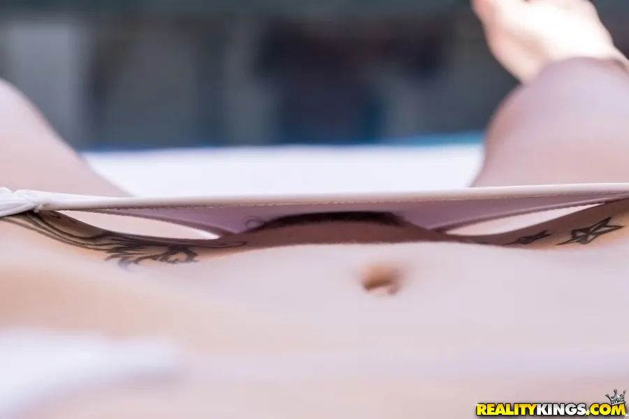 Reality Kings 'Strip please' starring Avril Hall (Photo 1)