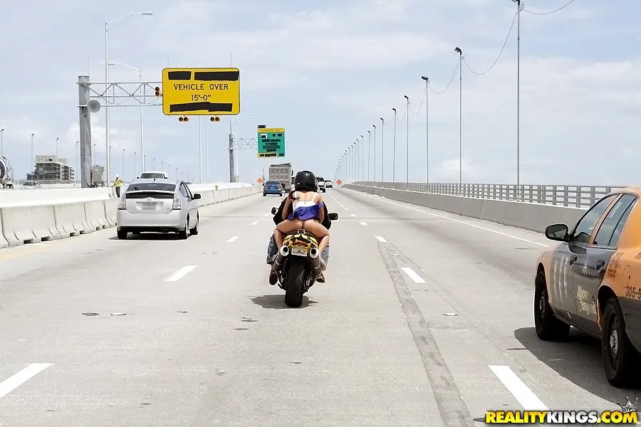 Reality Kings 'Knees down ass up' starring Brianna Oshea (Photo 51)