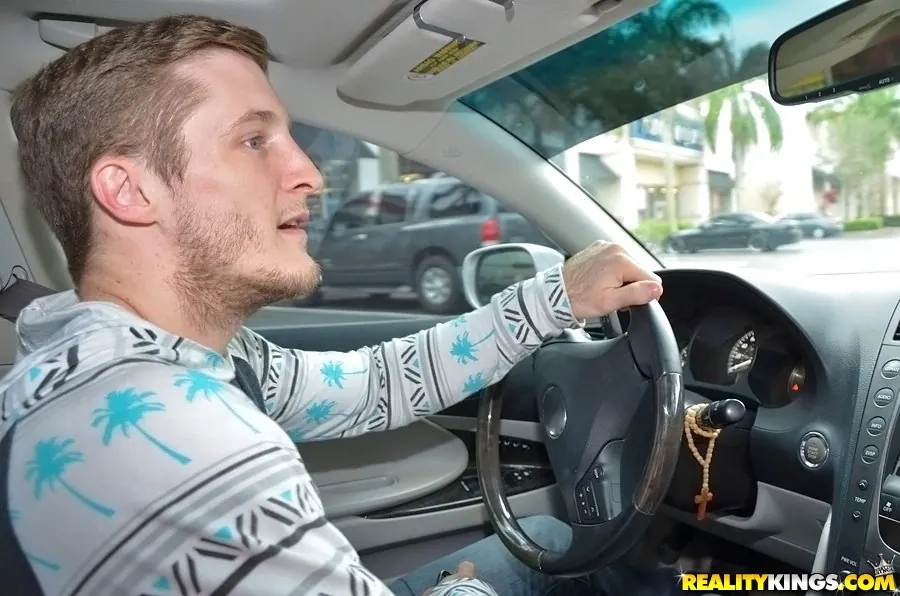 Reality Kings 'A bite to eat' starring Carmen Caliente (Photo 1)