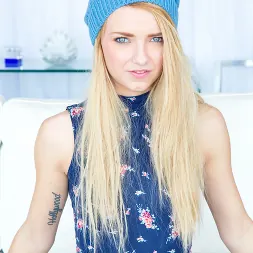 Carmen Callaway in 'Reality Kings' Caressing the clam (Thumbnail 1)