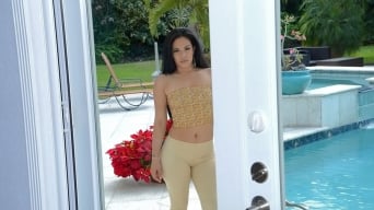 Coco Valentina in 'Hot coco'