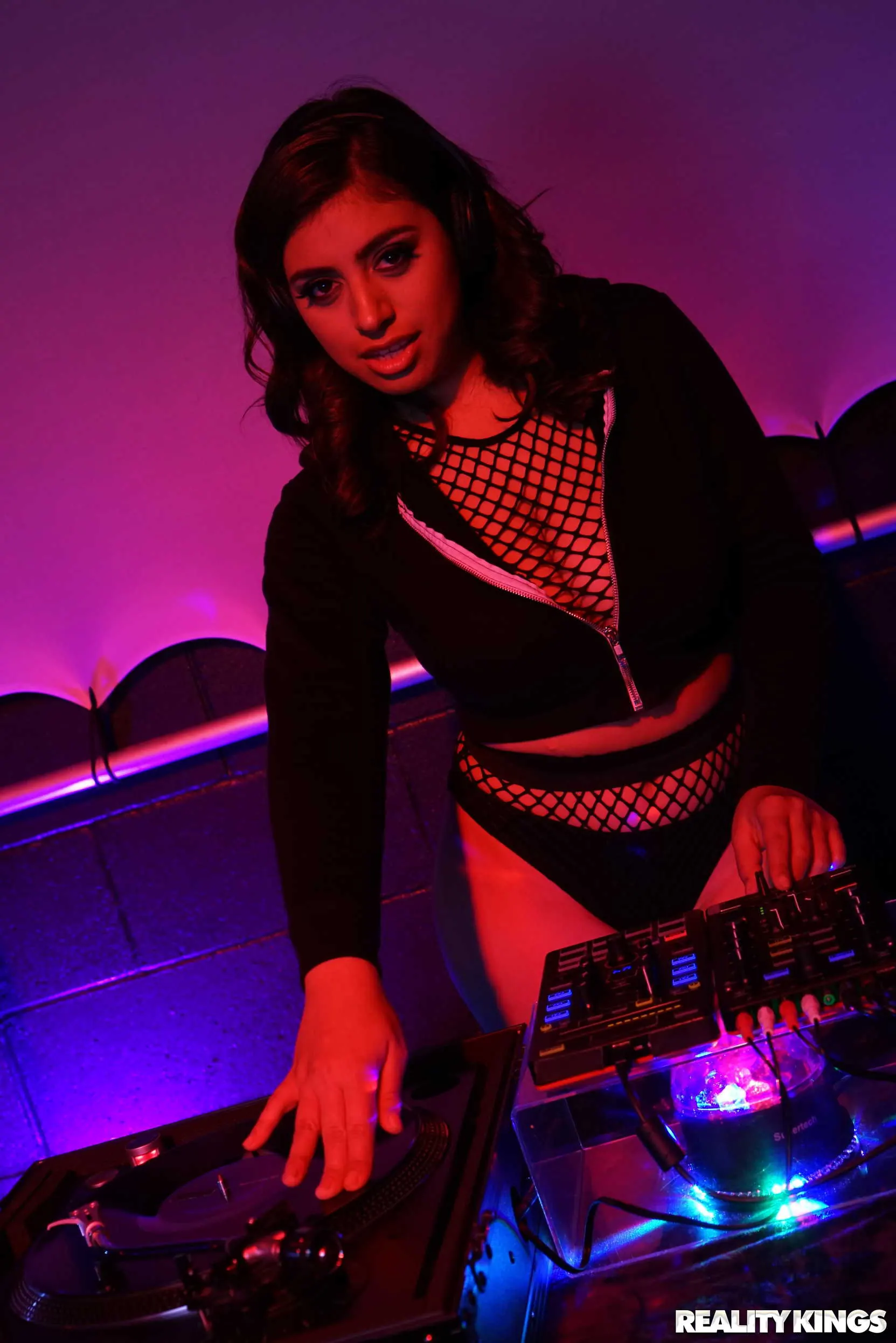 Reality Kings 'Bj Dj' starring Ella Knox (Photo 8)
