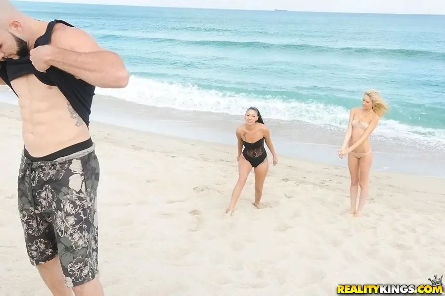 Reality Kings 'Peek a boob' starring Emily Kae (Photo 348)