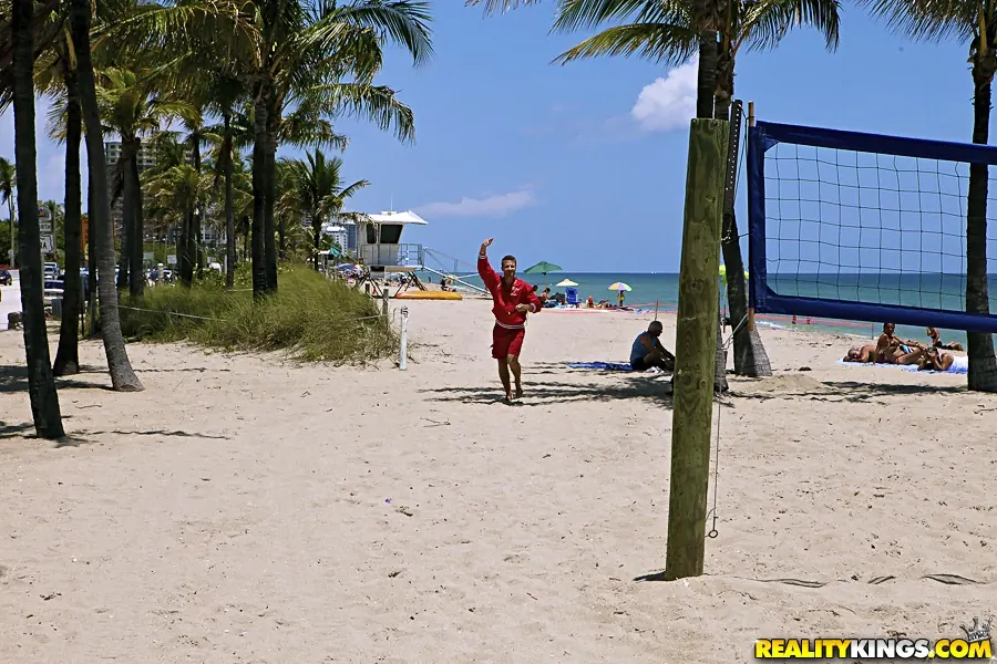 Reality Kings 'Lip assistance' starring Kendra Lust (Photo 1)