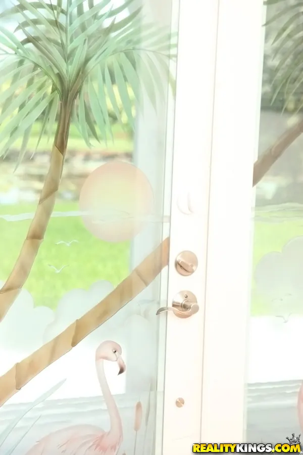 Reality Kings 'Labia love' starring Kendra Lynn (Photo 1)