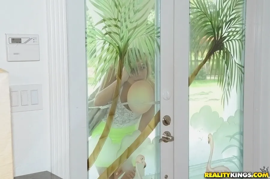 Reality Kings 'Perfect pussy' starring Kennedy Leigh (Photo 1)