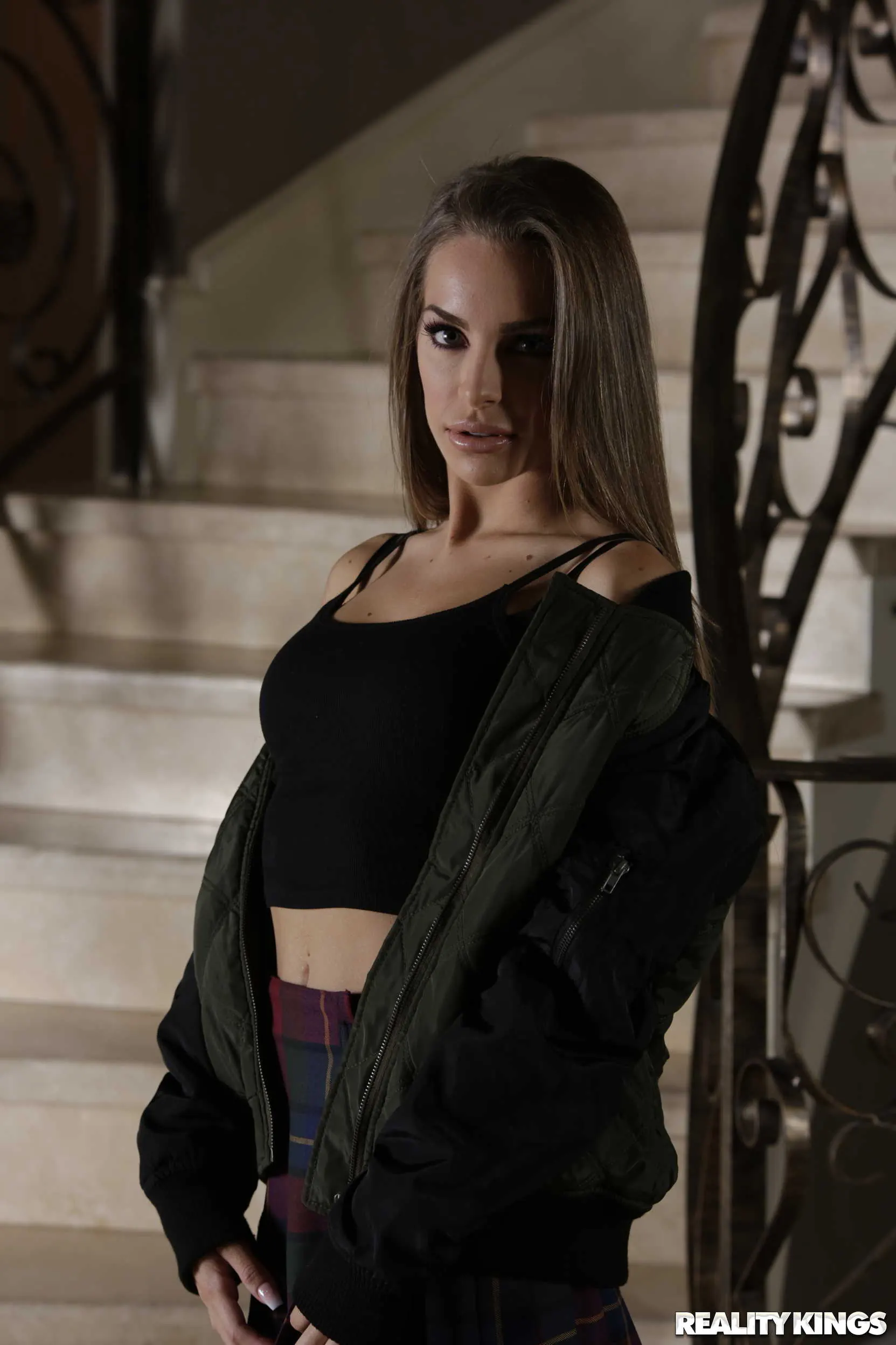 Reality Kings 'Breaking Entering And Inserting' starring Kimmy Granger (Photo 1)