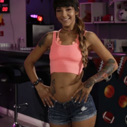 Kitty Carrera in 'Reality Kings' Serving A Dad And His Daughter (Thumbnail 1)