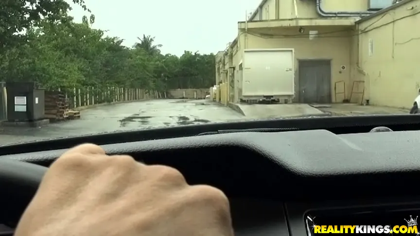 Reality Kings 'Lizzies lips' starring Lizzie Bell (Photo 1)