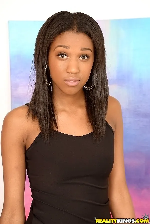 Reality Kings 'Looking at lola' starring Lola (Photo 1)