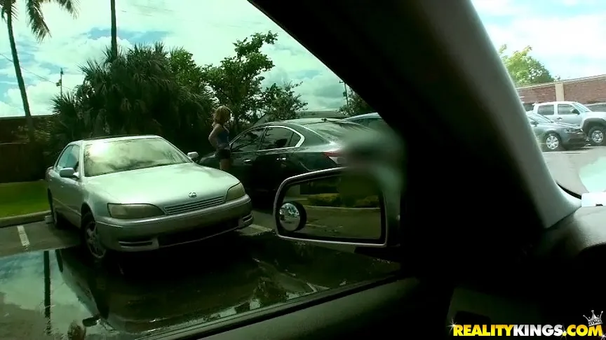 Reality Kings 'Lucy blew' starring Lucy Tyler (Photo 1)