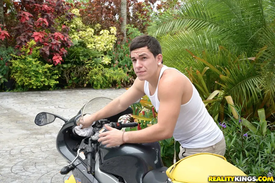 Reality Kings 'Thrill rider' starring Luna Delovo (Photo 1)