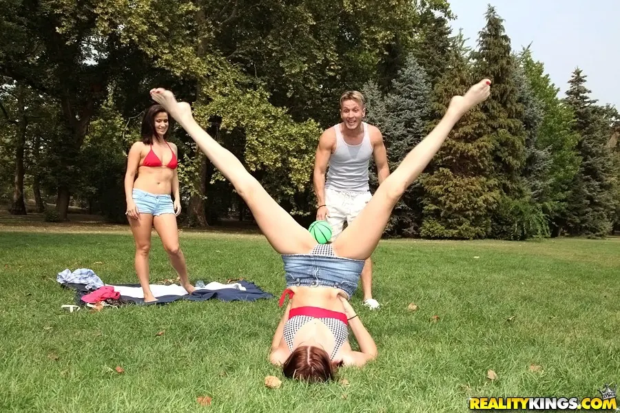 Reality Kings 'Pussy picnic' starring Madlin Moon (Photo 41)