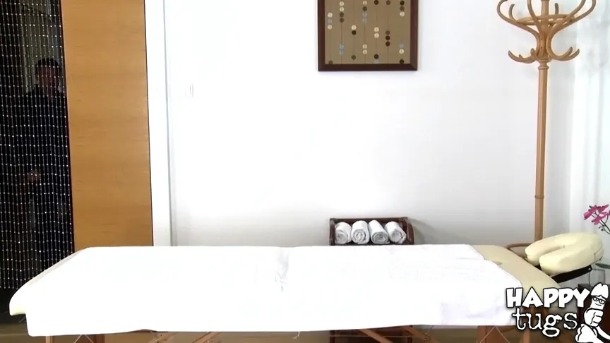 Reality Kings 'Hands full' starring Pussykat (Photo 1)