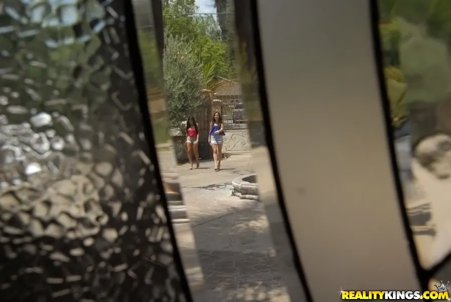 Rosie Flores in 'Double dipper' from 'Reality Kings' (Photo 1) Reality Kings 'Double dipper' starring Rosie Flores (Photo 1)