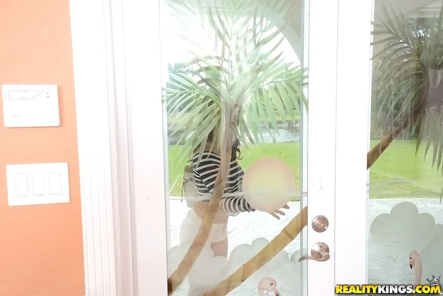 Reality Kings 'Sweet luvv' starring Sara Luvv (Photo 1)