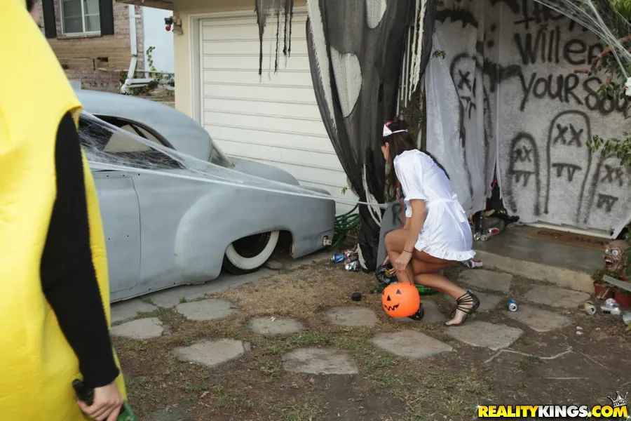 Savannah Rose in 'On the hunt' from 'Reality Kings' (Photo 192) Reality Kings 'On the hunt' starring Savannah Rose (Photo 192)