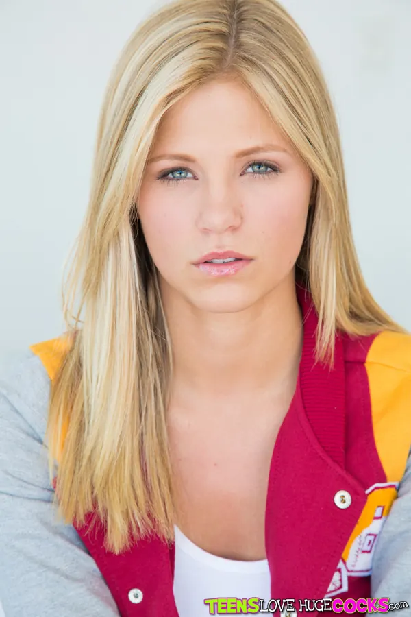 Reality Kings 'Sexy scarlet' starring Scarlet Red (Photo 1)