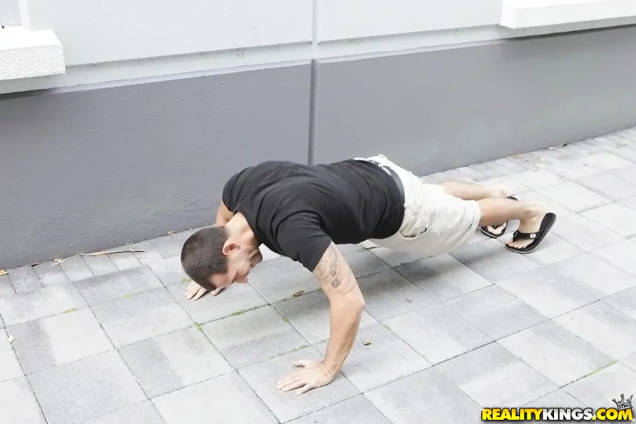 Scarlett Daze in 'Deep in daze' from 'Reality Kings' (Photo 1) Reality Kings 'Deep in daze' starring Scarlett Daze (Photo 1)