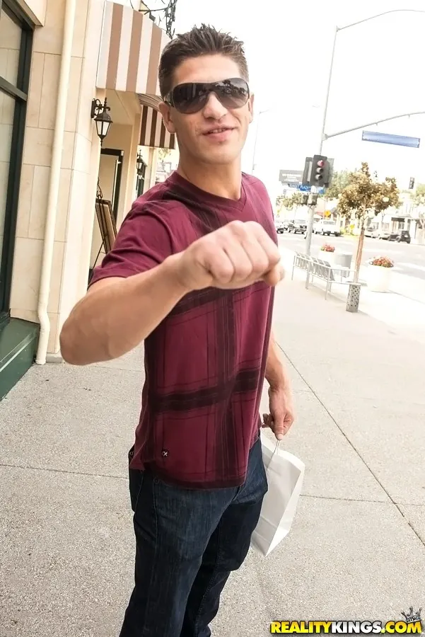 Reality Kings 'The pickup' starring Vera Vaughn (Photo 1)