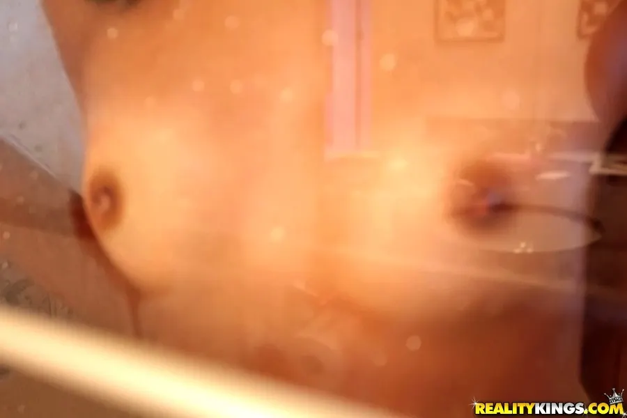 Reality Kings 'Shower head' starring Veronica (Photo 532)