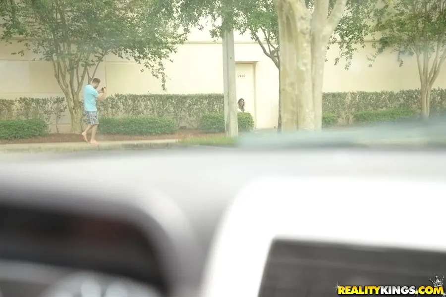 Reality Kings 'Nadias sexy styles' starring Zenida (Photo 1)